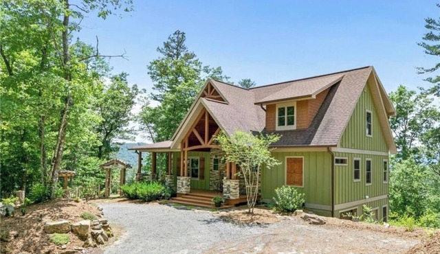 Private MNT Escape close to DuPont, Pisgah Forest, Brevard, Hendersonville.