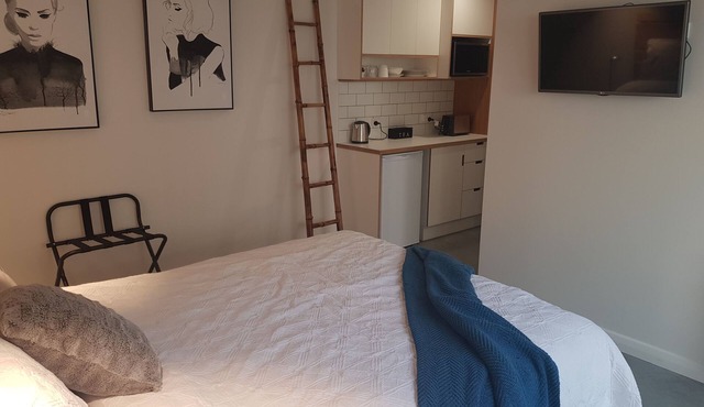 Private, modern and close to town.