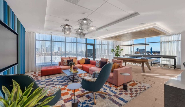 Private Modern Apt with Kitchen and Gym