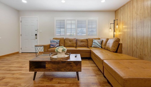 Private & Modern Home | Minutes to La Jolla