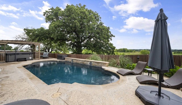 ★Private Modern Pool Home ★ Backyard Vibes + More!