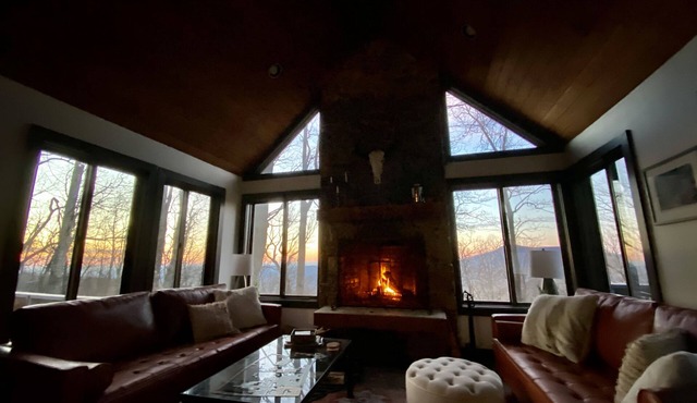 Private Mountain Lodge with Panorama Views