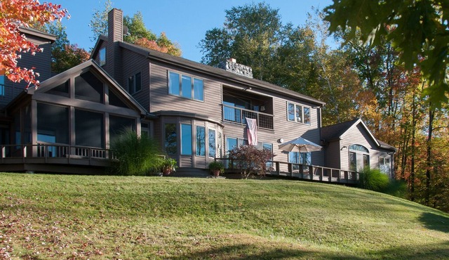 Private, Mountain Retreat with Indoor Pool and Fantastic Westward Mountain Views