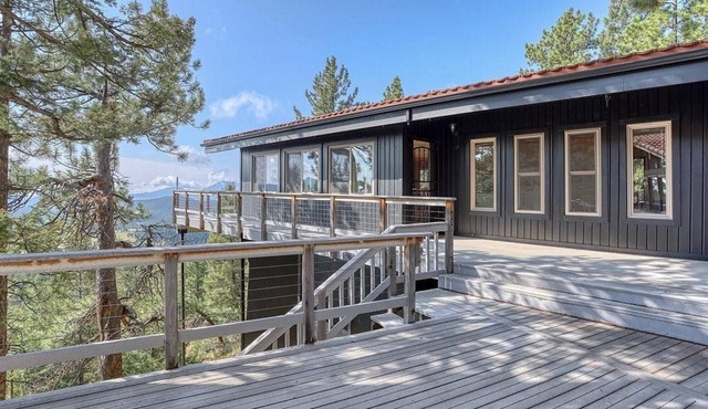 Private Mountain Getaway with Majestic Views