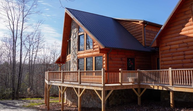 Private Mountain Lodge 5 Masters, Large Cabin Mt. Airy, NC