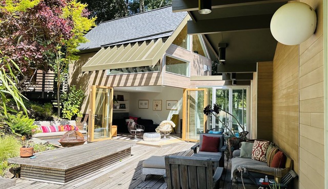 Private Mountain Retreat, yet 5 mins from everything. Live the Marin lifestyle.
