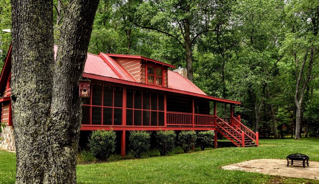 Private Mountain River Front Getaway Cabin on the Toccoa River