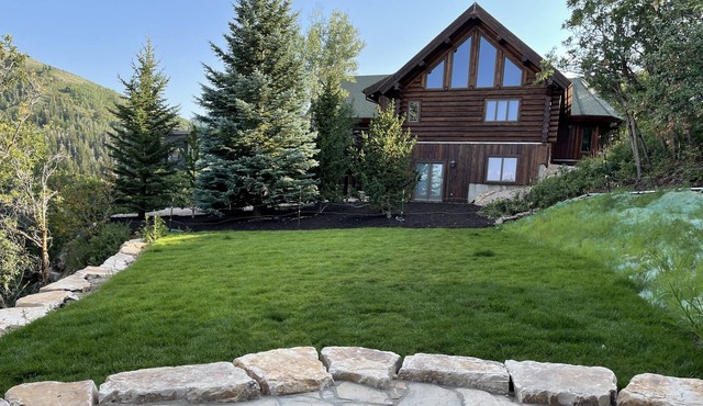 Private Mountain Top Custom Log Home on 1 acre with incredible views