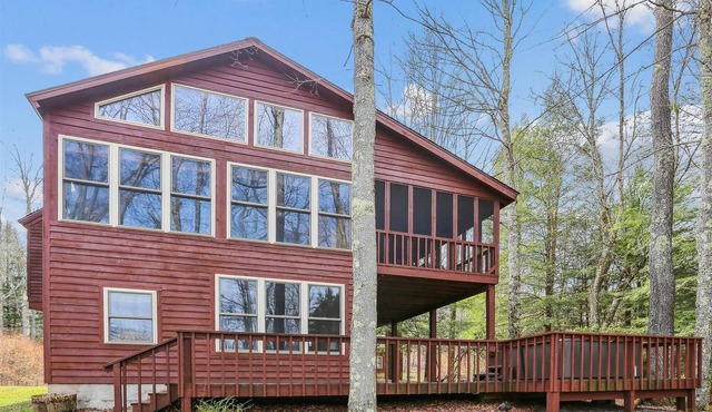 Private mountain home offers amazing scenery. Welcome to Snowbird Retreat!