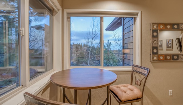 Private Mt. Bachelor Village suite in Bend with access to resort hot tubs/pool