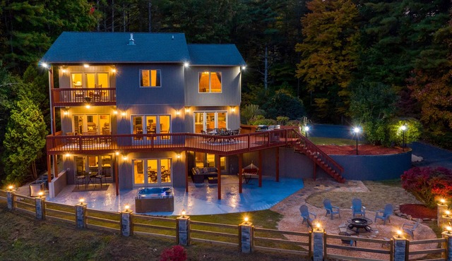 Private Mtn Home with views, Hot Tub, 3 Fireplaces, Steam Shower, Pizza Oven