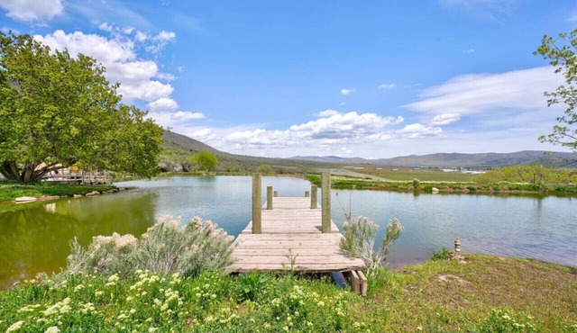 Private Mtn Lodge w/Fish Pond and Private Hot Tub
