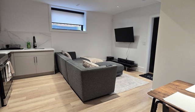 Private, Natural Light and High Ceiling Unit