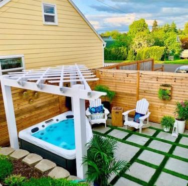 Private New Garden Apartment W Hot Tub