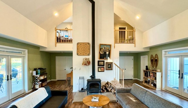 Private new modern farmhouse with amazing views: Farm animals onsite