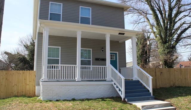 Private New Spacious 4 Bedroom House