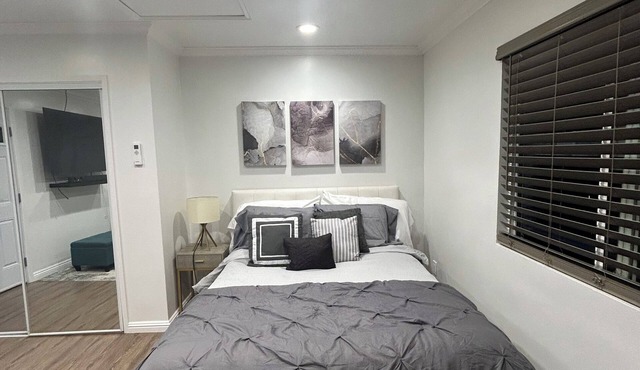 Private Newly Furnished & Cozy Studio Perfect for 1-2 Guests