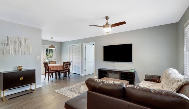 Private North Raleigh retreat with space for 10 and a fenced backyard!
