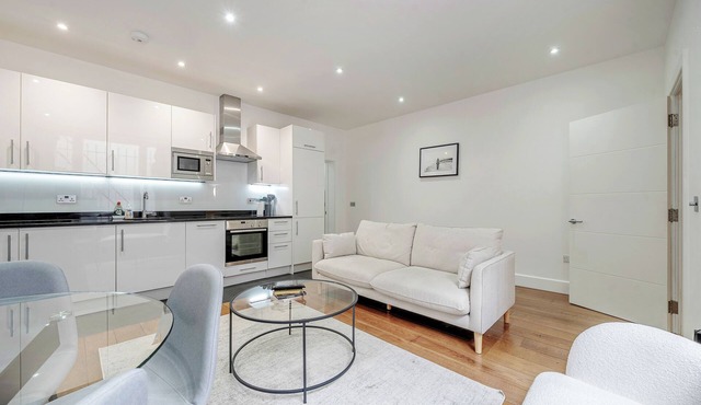 Private Notting Hill Garden Flat with Patio