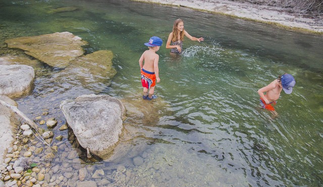 Private Nueces River Ranch 110 mi W. of San Antonio,TX. FISHING/KAYAKING/TUBING