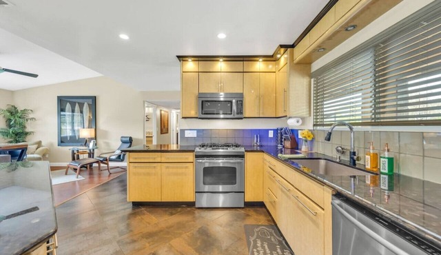 Private Oasis - 10 Min to Folsom Lake