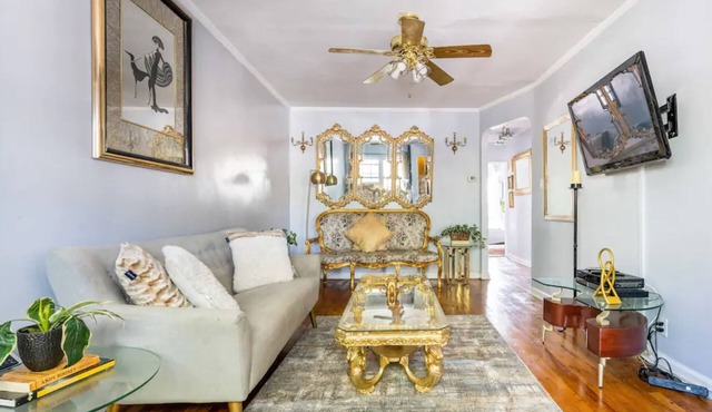 Private Oasis 30min from JFK or Midtown+ Parking & Free Wi-Fi- Sleeps 4