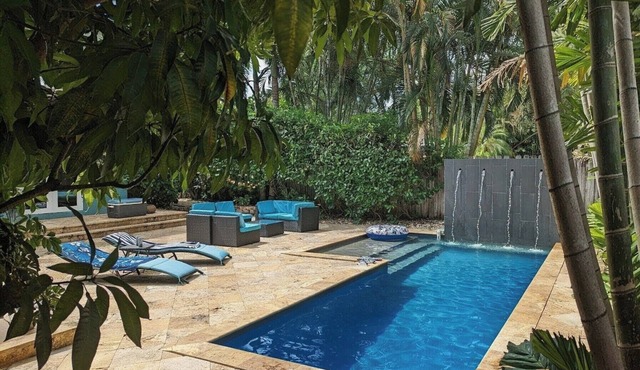Private Oasis - Heated Salt Water Pool - Location & Luxury - Chef's Kitchen
