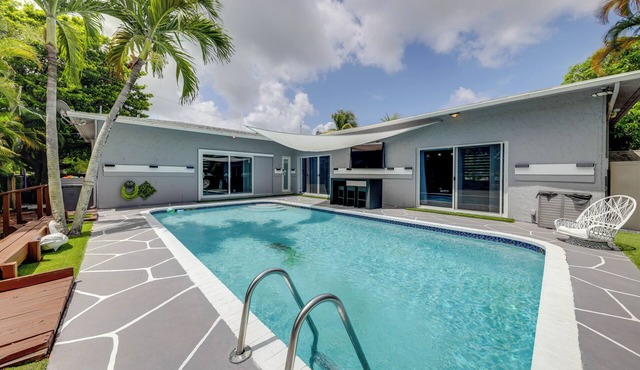 Private Oasis in West Park Near the Beach!
