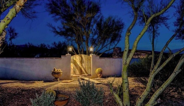 Private Oasis near Ritz Carlton, on 5 acres, stunning views, spa