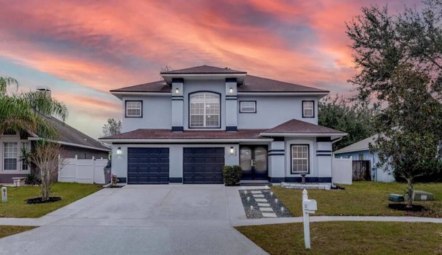 Private Oasis near Springs w/King Bd + Pool Table