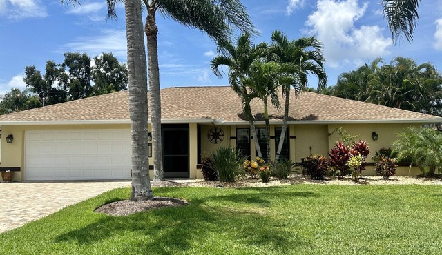Private oasis w/heated saltwater pool close to the beach in great neighborhood