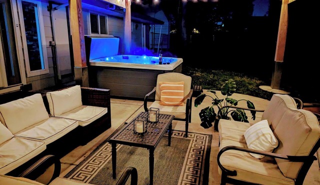 Private Oasis w Hot Tub & Pool near Folsom Lake! Parking for Boat and RV!