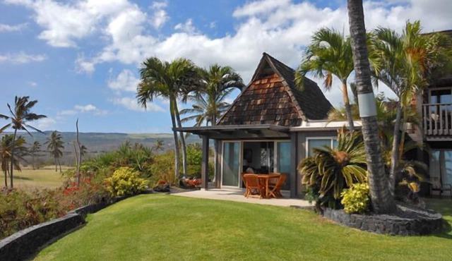 Private Oceanfront Condo Punaluu Black Sand Beach
