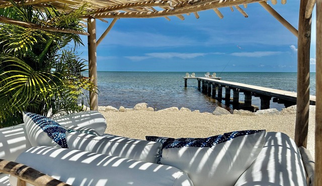 Private Oceanfront: Heated Pool, Paddleboards & Kayaks - 180 degree ocean views