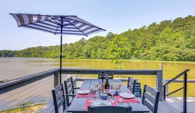 Private On-Site Boat Dock: Cabin on Lake Jordan