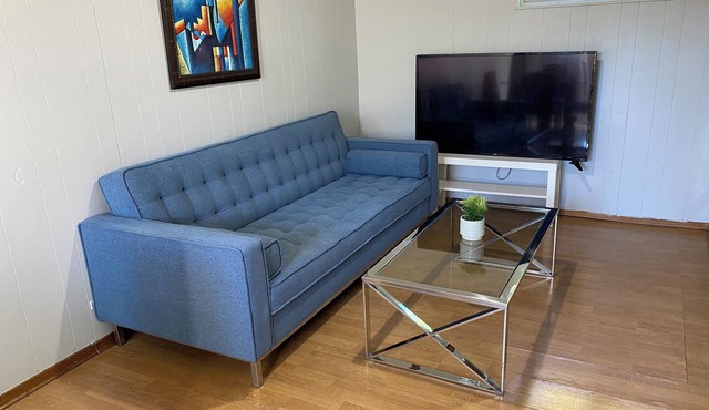 Private One Bedroom Cozy Unit