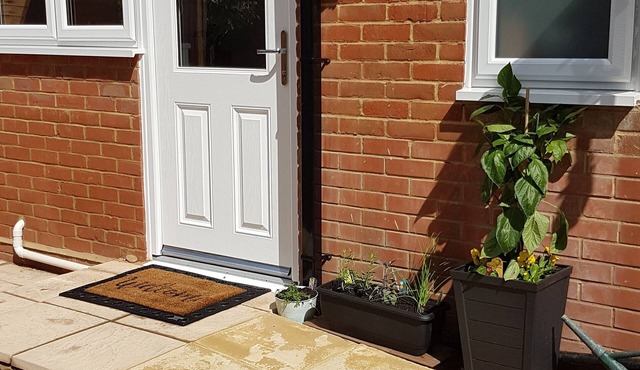 Private one bedroom bungalow Sandhurst, Berkshire Maximum 3 Guests