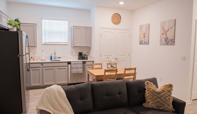 Private One Bedroom Apartment at Bartow