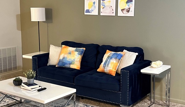 ✭ Private One Bedroom ✭ Minutes from Center City ✭ Ideal for Long Stays ✭