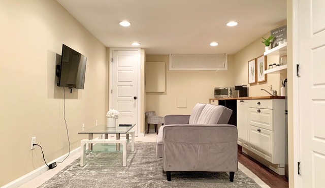 Private one bedroom studio near Patterson Park and John Hopkins