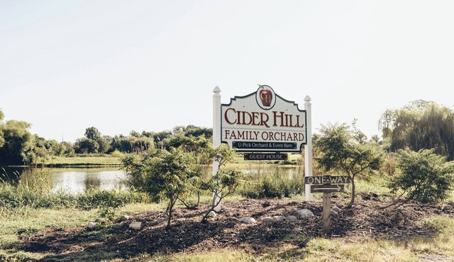 Private Orchard Estate Near KC - World Cup Stay