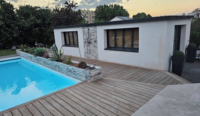 Private outbuilding near groupama stadium and LDLC arena