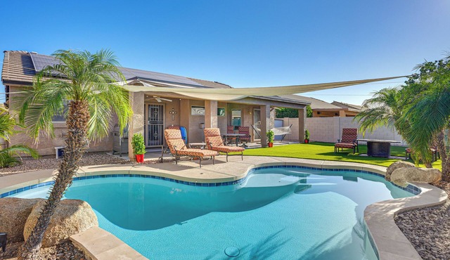 Private Outdoor Oasis: Surprise Getaway Near Golf!