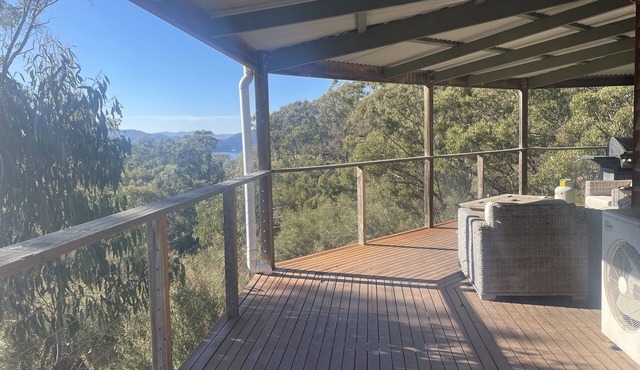 Private paradise with lake view (pet friendly)