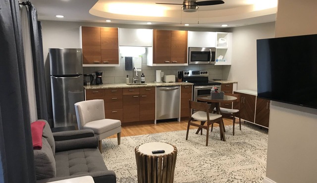 Private Patio Apartment near 590/490/Downtown Rochester/Fisher/Nazareth