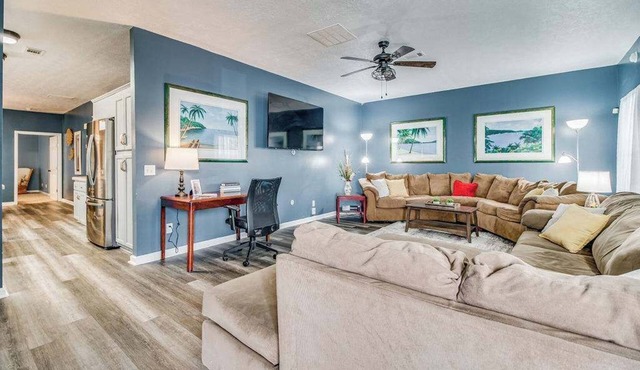 Private Patio & Close to Beach! Coastal Cottage