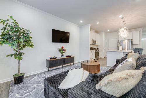Private Patio! Sleek and Stylish Smithfield Townhome