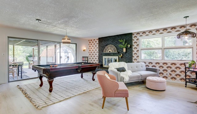 Private Patio W/Fenced Yard in Safe Area!