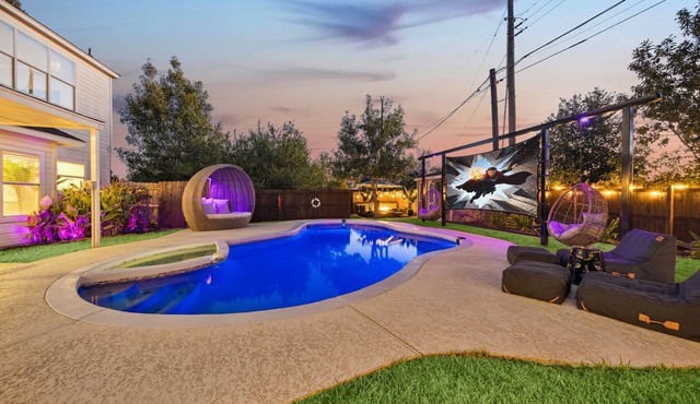 Private Patio W/Heated Pool&Spa near DT Round Rock