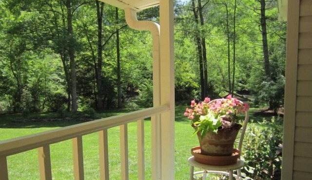 Private, Peaceful Cottage on the Chestatee River and Dahlonega Plateau
